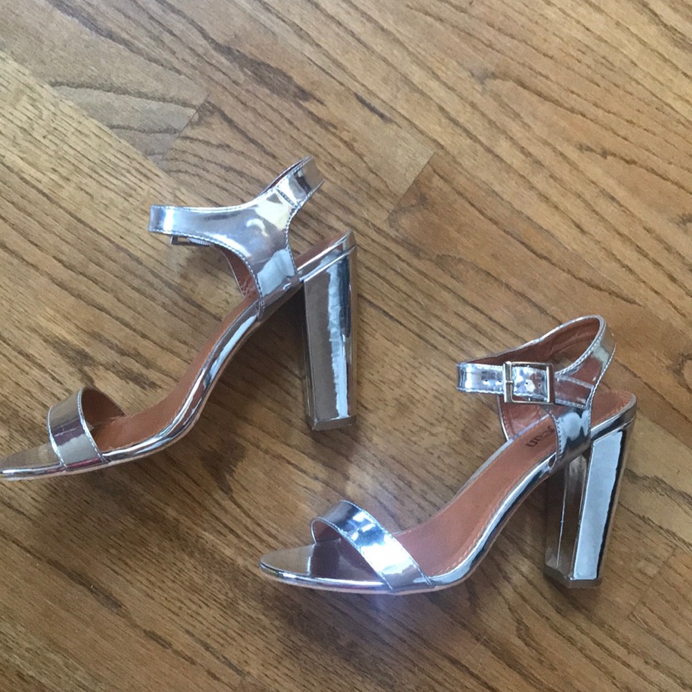 ⚡️Silver Sandals⚡️
